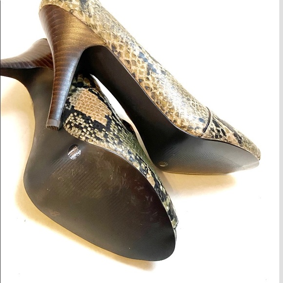 3 FOR $25 BUNDLE BCBG snake print heels size 9 1/2 - Picture 5 of 7